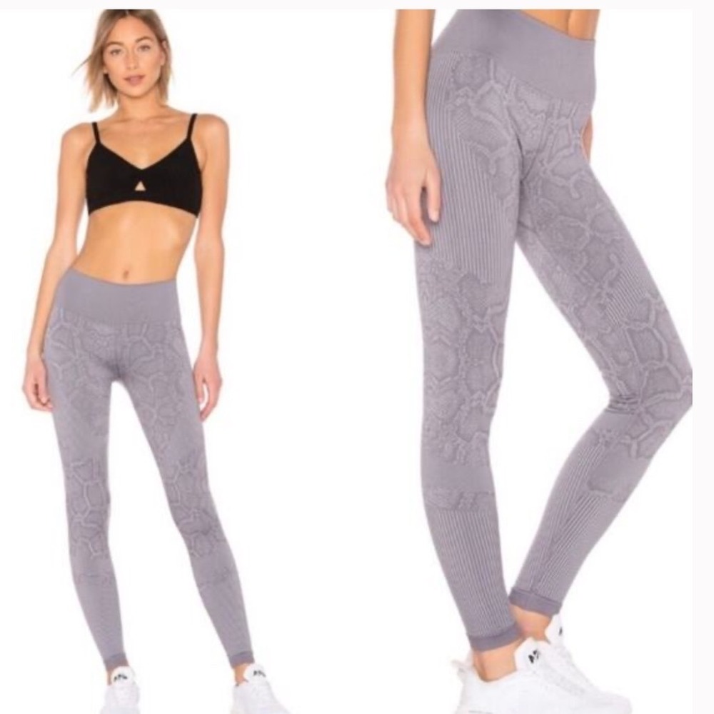 Varley quince leggings Grey Python Snake Print Seamless Ribbed Size Small